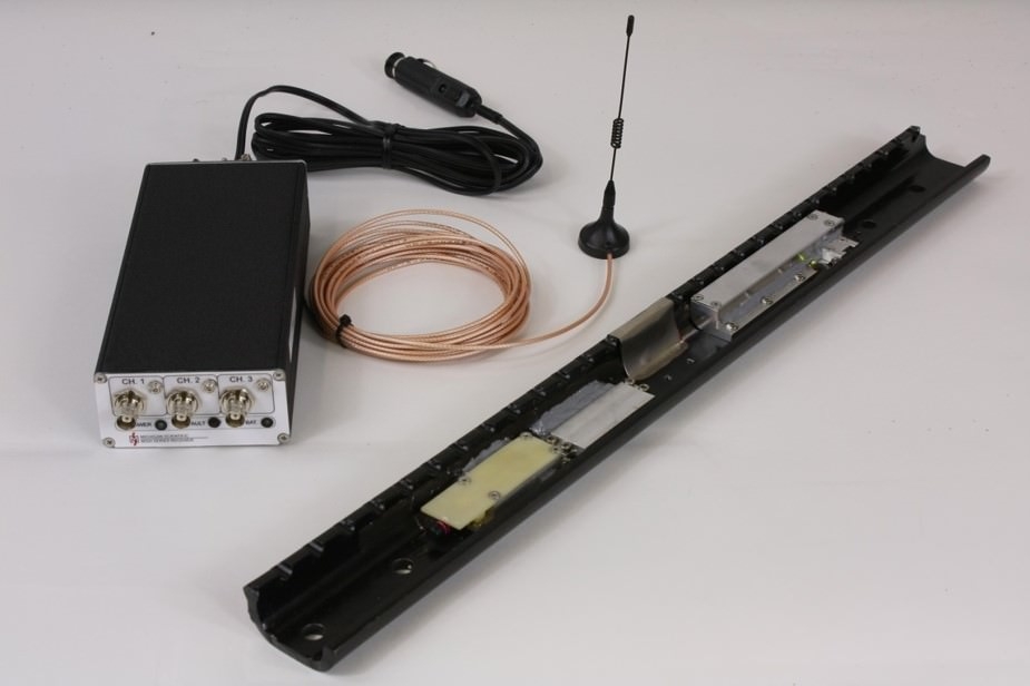 Feeder Slat with telemetry based force & strain measurement instrumentation
